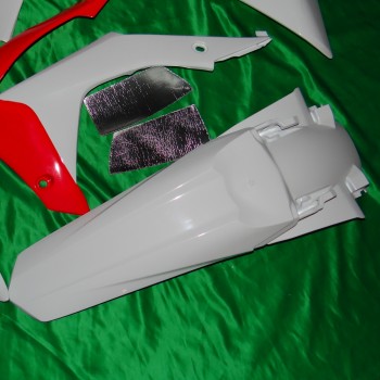 Kit plastiques UFO pour Honda CRF250R et CRF450R de 2013 à 2017 HOKIT116E999 UFO 99,90 €