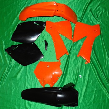 Kit plastique carénage UFO pour KTM SX 125, 144, 150, 200, 250, 505, 540, 625 de 2003 KTKIT501B999 UFO 89,90 €