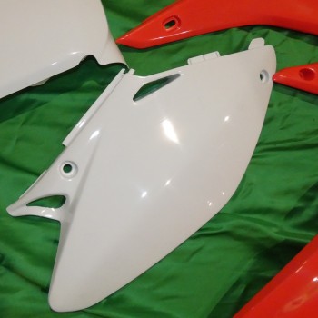 pack plastiques UFO pour HONDA CR 125 et 250 R de 2002 à 2003 HOKIT101999 rouge et blanc